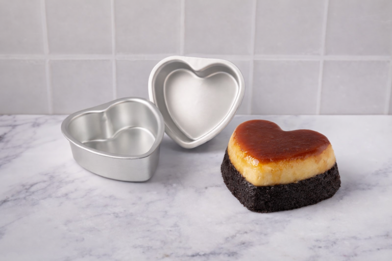 Moldes y chocoflan en forma de corazón